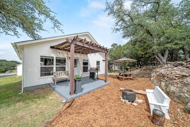 1110 Twin Deer LN, Canyon Lake, TX 78133