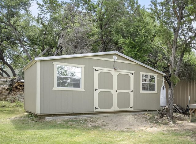 1110 Twin Deer LN, Canyon Lake, TX 78133