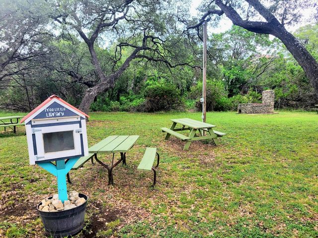 1110 Twin Deer LN, Canyon Lake, TX 78133