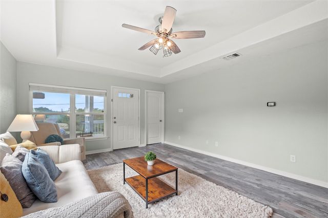 1110 Twin Deer LN, Canyon Lake, TX 78133