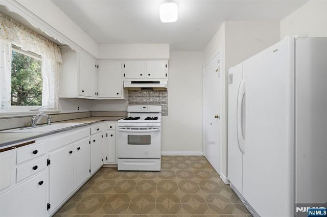 26 Briar Lane, Nutley, NJ 07110