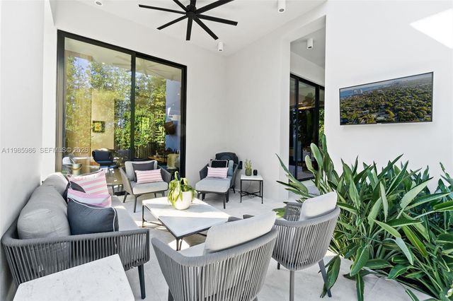 8625 NE 10th Ave, Miami, FL 33138