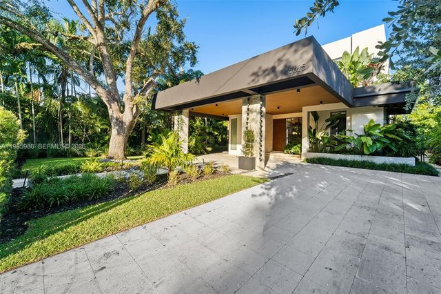 8625 NE 10th Ave, Miami, FL 33138