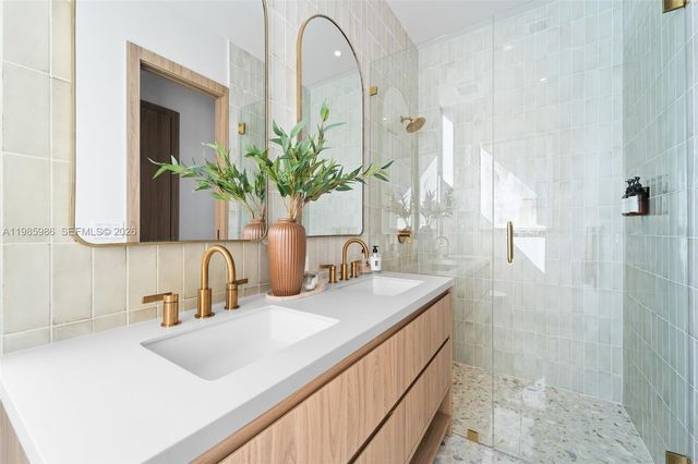 8625 NE 10th Ave, Miami, FL 33138