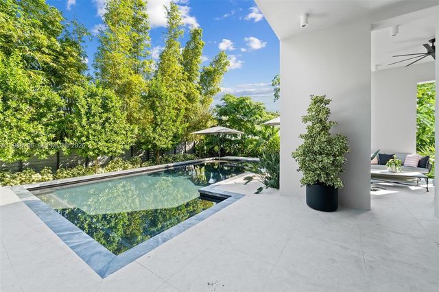 8625 NE 10th Ave, Miami, FL 33138