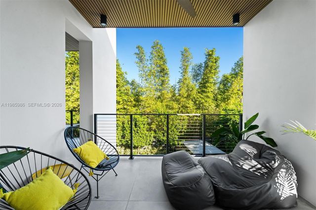 8625 NE 10th Ave, Miami, FL 33138