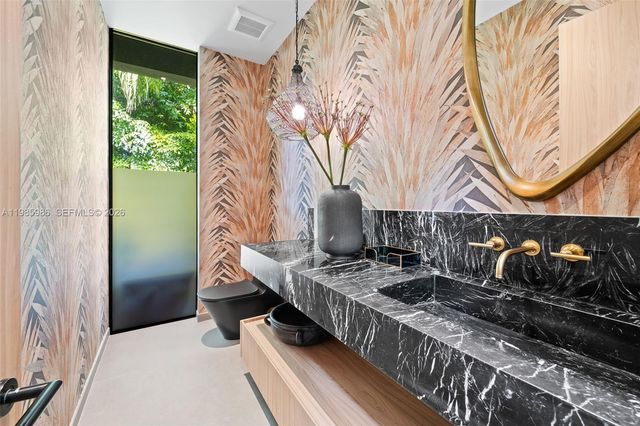 8625 NE 10th Ave, Miami, FL 33138