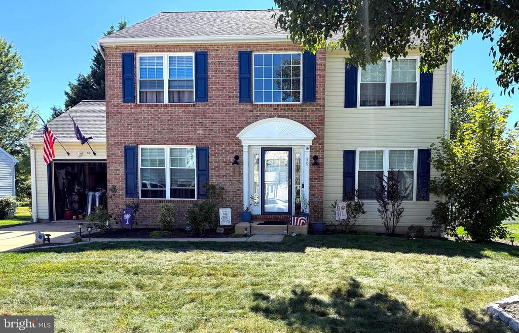 39 AVIGNON DR, Newark, DE 19702