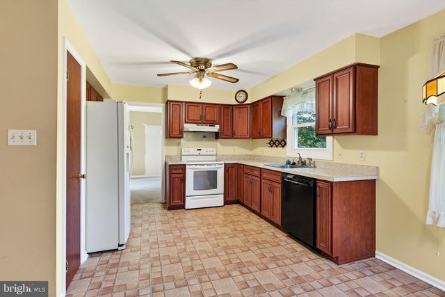 103 WYNNEWOOD DR, Coatesville, PA 19320