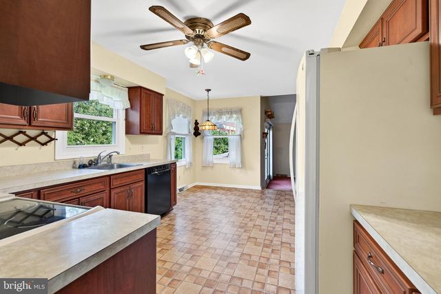 103 WYNNEWOOD DR, Coatesville, PA 19320