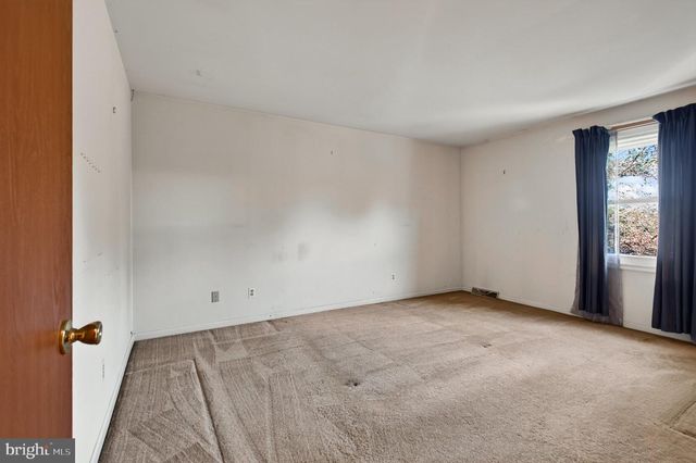 103 WYNNEWOOD DR, Coatesville, PA 19320
