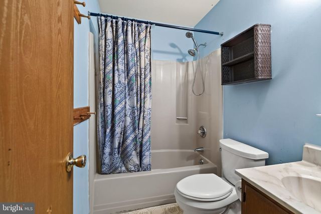 103 WYNNEWOOD DR, Coatesville, PA 19320