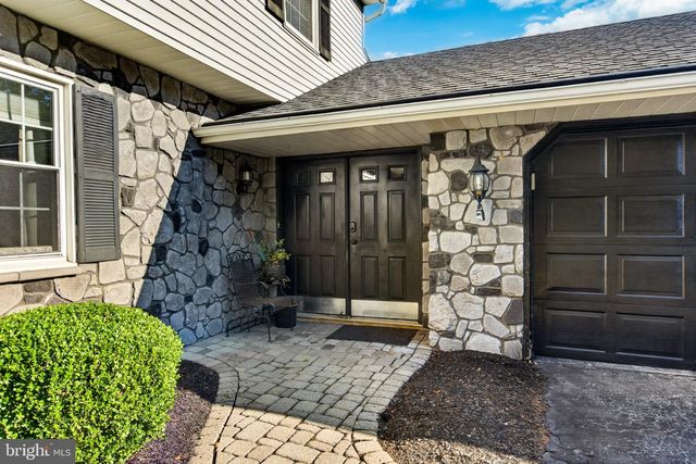 103 WYNNEWOOD DR, Coatesville, PA 19320