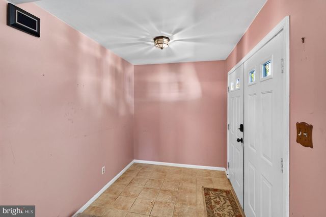 103 WYNNEWOOD DR, Coatesville, PA 19320