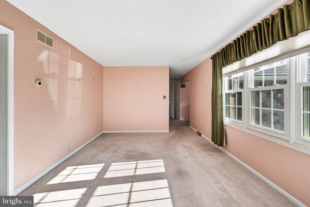 103 WYNNEWOOD DR, Coatesville, PA 19320