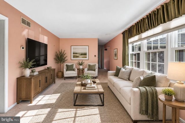 103 WYNNEWOOD DR, Coatesville, PA 19320