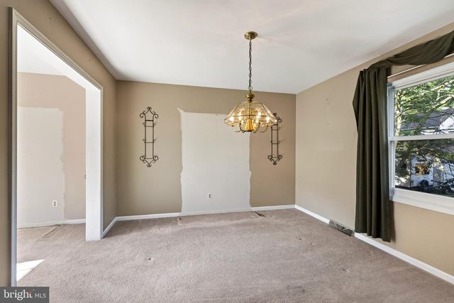 103 WYNNEWOOD DR, Coatesville, PA 19320