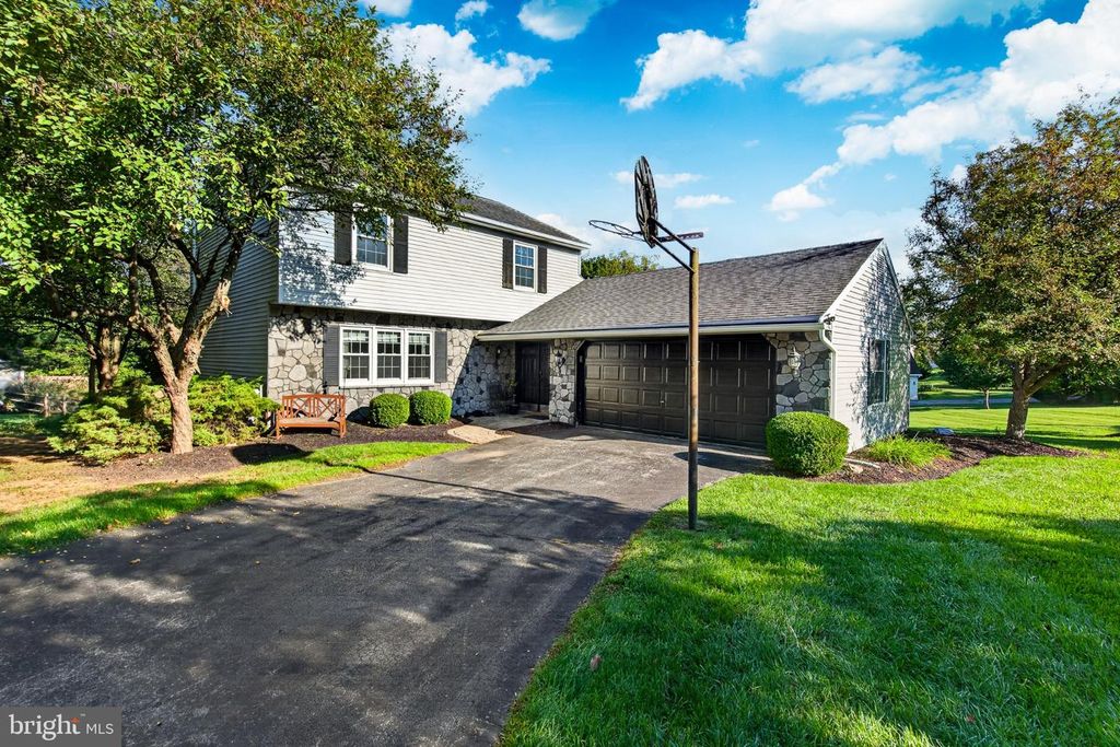 103 WYNNEWOOD DR, Coatesville, PA 19320