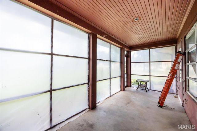 1018 W Green Street, Mascoutah, IL 62258