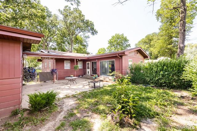 1018 W Green Street, Mascoutah, IL 62258