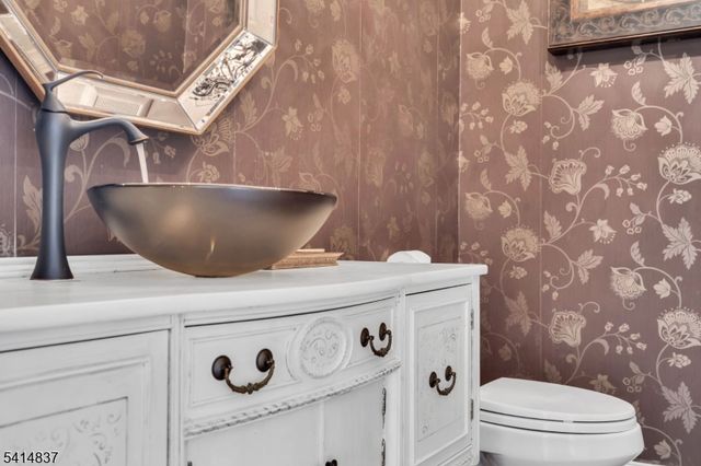 5 Hunter Rd, North Haledon Boro, NJ 07508