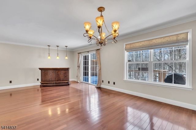 5 Hunter Rd, North Haledon Boro, NJ 07508