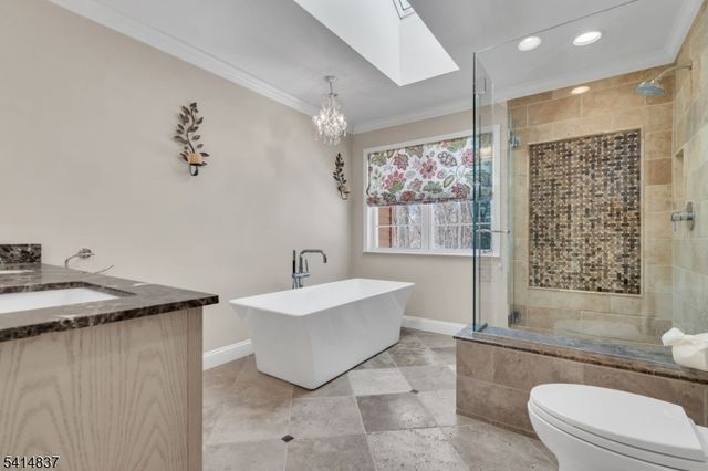 5 Hunter Rd, North Haledon Boro, NJ 07508