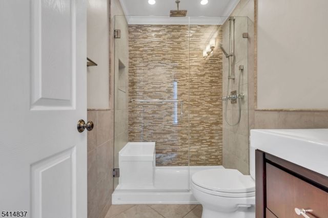 5 Hunter Rd, North Haledon Boro, NJ 07508