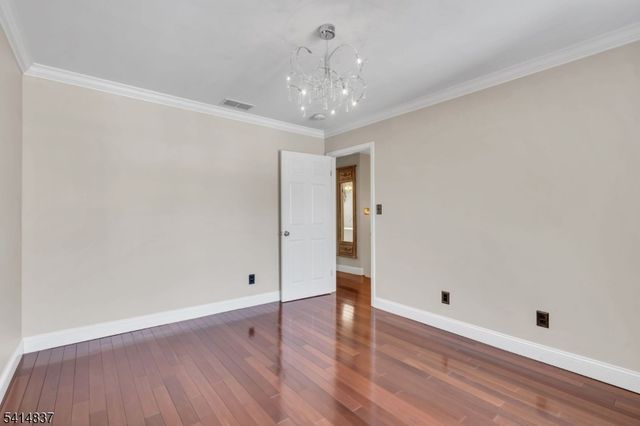 5 Hunter Rd, North Haledon Boro, NJ 07508