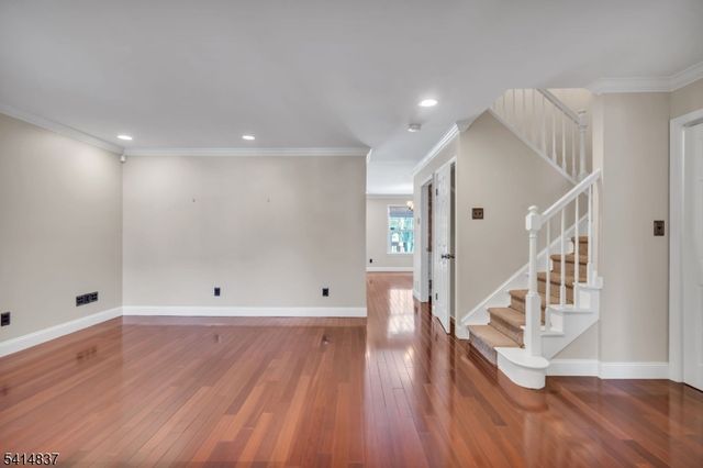 5 Hunter Rd, North Haledon Boro, NJ 07508