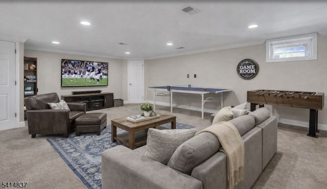 5 Hunter Rd, North Haledon Boro, NJ 07508