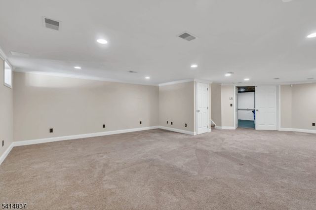 5 Hunter Rd, North Haledon Boro, NJ 07508