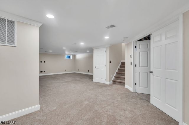 5 Hunter Rd, North Haledon Boro, NJ 07508