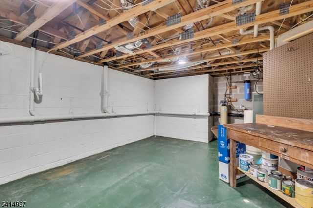 5 Hunter Rd, North Haledon Boro, NJ 07508