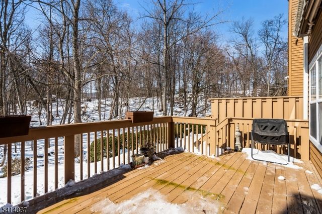 5 Hunter Rd, North Haledon Boro, NJ 07508