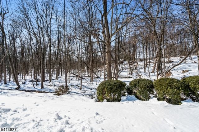 5 Hunter Rd, North Haledon Boro, NJ 07508