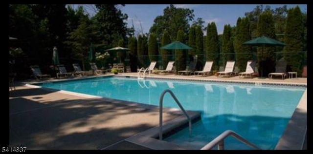 5 Hunter Rd, North Haledon Boro, NJ 07508