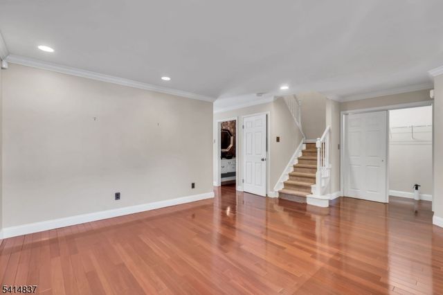 5 Hunter Rd, North Haledon Boro, NJ 07508