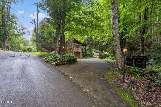 514 Butler Branch Road, Gatlinburg, TN 37738