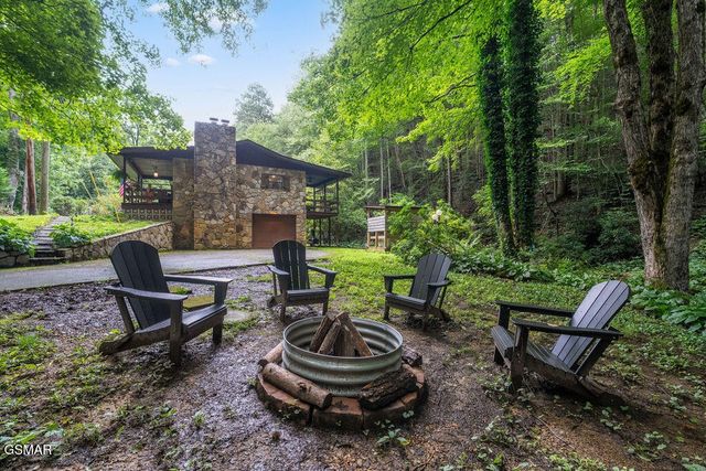514 Butler Branch Road, Gatlinburg, TN 37738