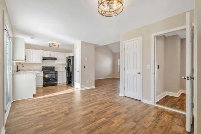 517 Wildwood Dr, Smyrna, TN 37167