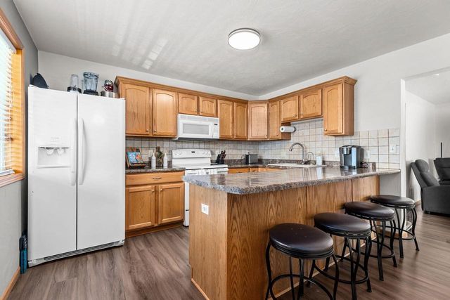 207 W FOREST AVENUE, Neenah, WI 54956