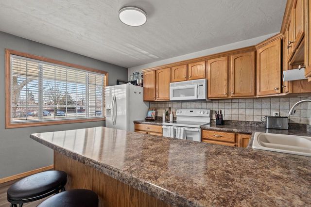 207 W FOREST AVENUE, Neenah, WI 54956