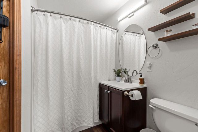 207 W FOREST AVENUE, Neenah, WI 54956