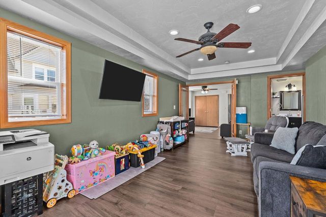 207 W FOREST AVENUE, Neenah, WI 54956