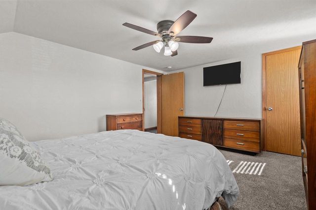 207 W FOREST AVENUE, Neenah, WI 54956