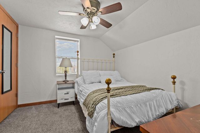 207 W FOREST AVENUE, Neenah, WI 54956