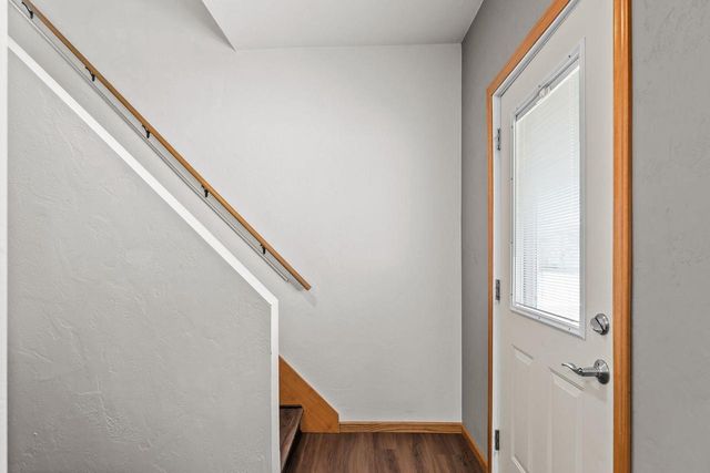 207 W FOREST AVENUE, Neenah, WI 54956