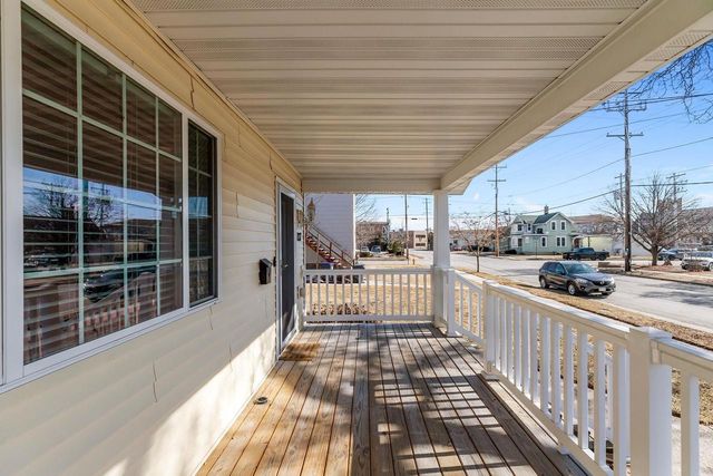 207 W FOREST AVENUE, Neenah, WI 54956