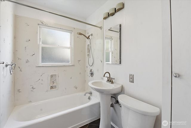 3803 42nd Avenue S, Seattle, WA 98118